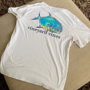 Vineyard Vines white t shirt